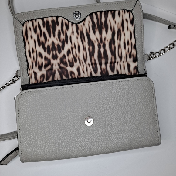 Nicole Miller soft embossed gray wallet crossbody - Picture 4 of 8